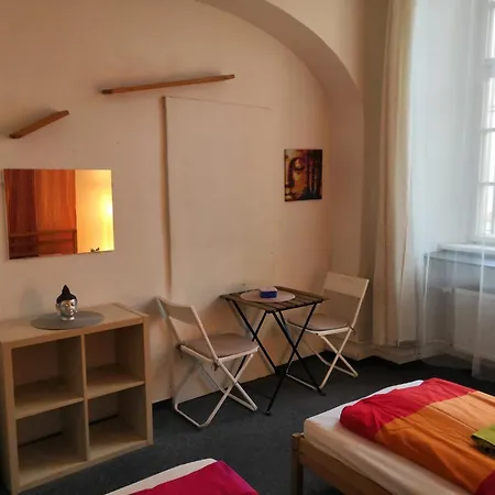 Quarto em Acomodações Particulares Old Town Center Just In 3 Min Walk Private A *