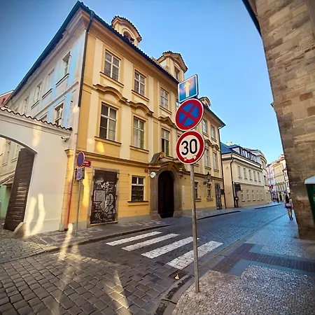 Old Town Center Just In 3 Min Walk Private A Séjour chez l'habitant *